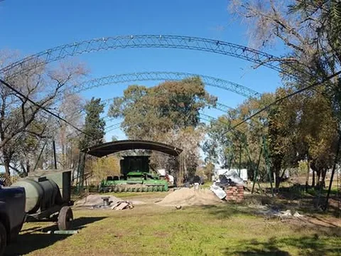 Galpón parabólico montado por Gondean Construcciones