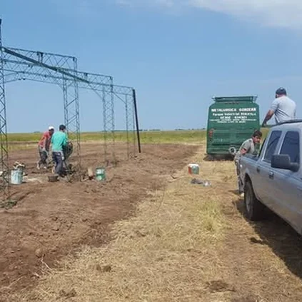 Movimiento de suelo previo al montaje de tinglado y cerramiento — Gondean Construcciones